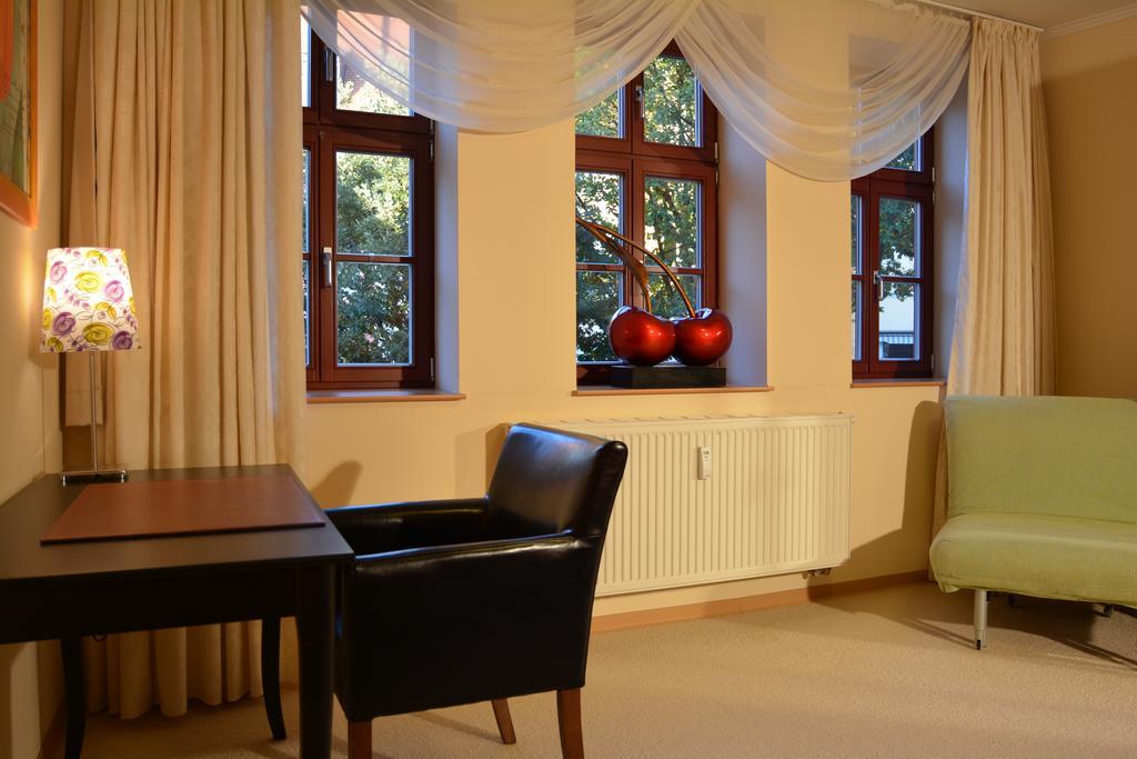 Ferienwohnung Domschatz Naumburg  Zimmer foto