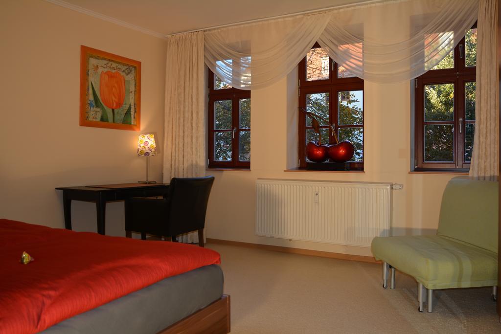 Ferienwohnung Domschatz Naumburg  Zimmer foto